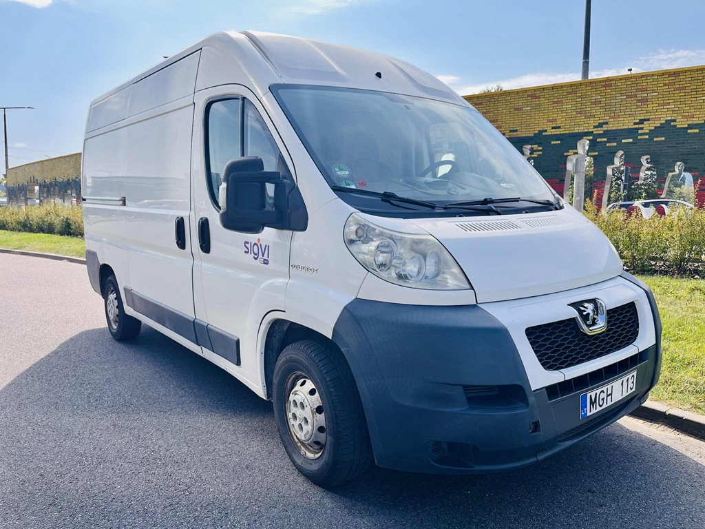 Peugeot Boxer car rental