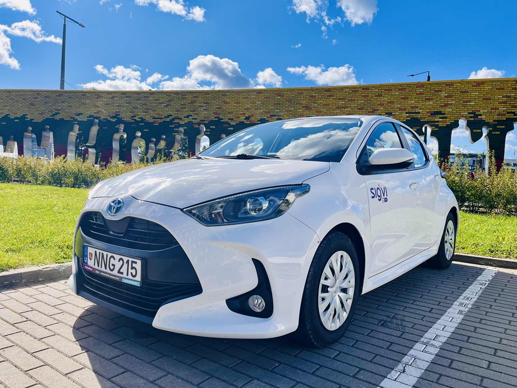 Toyota Yaris automobilio nuoma