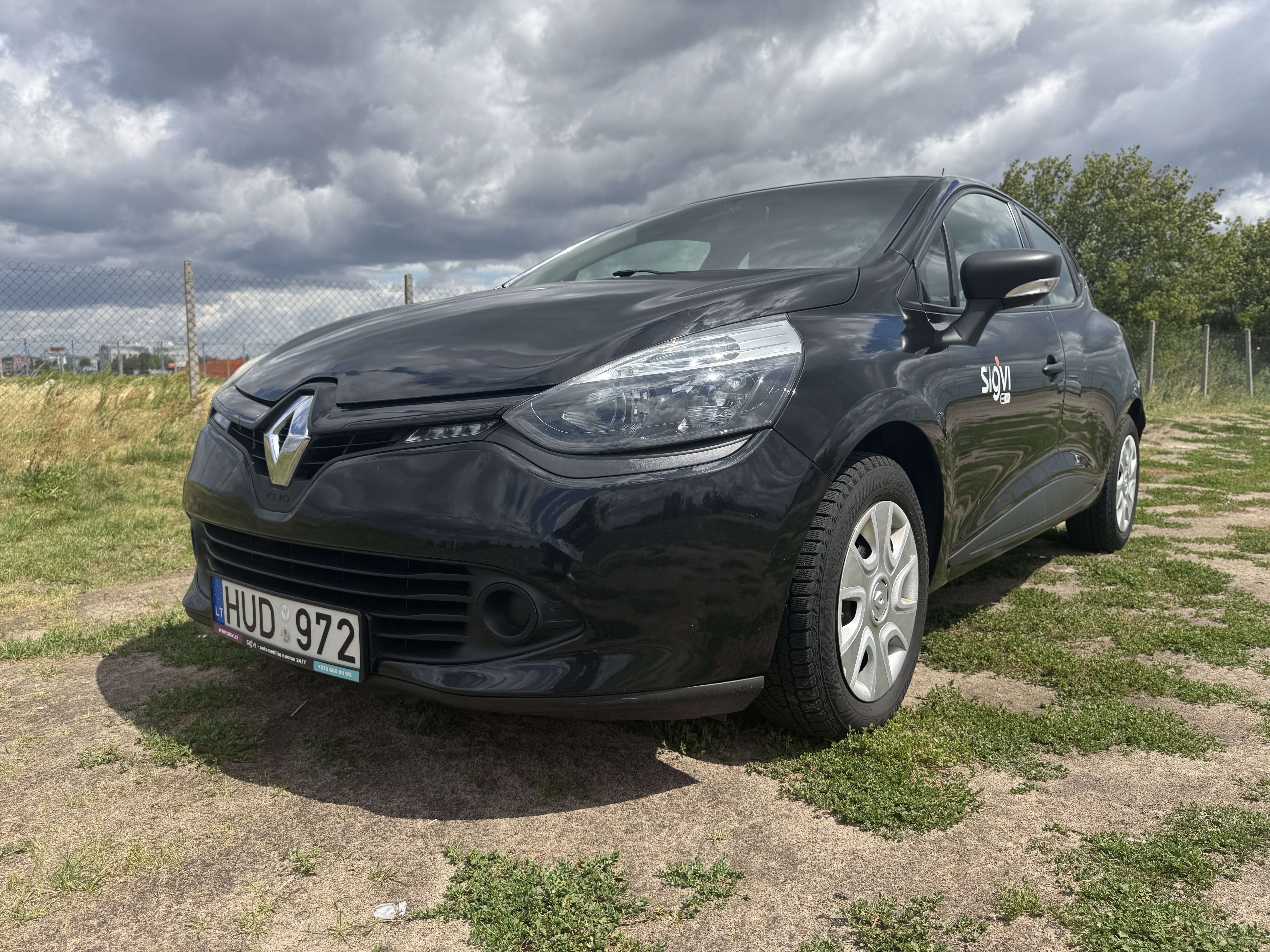 Renault Clio car rental